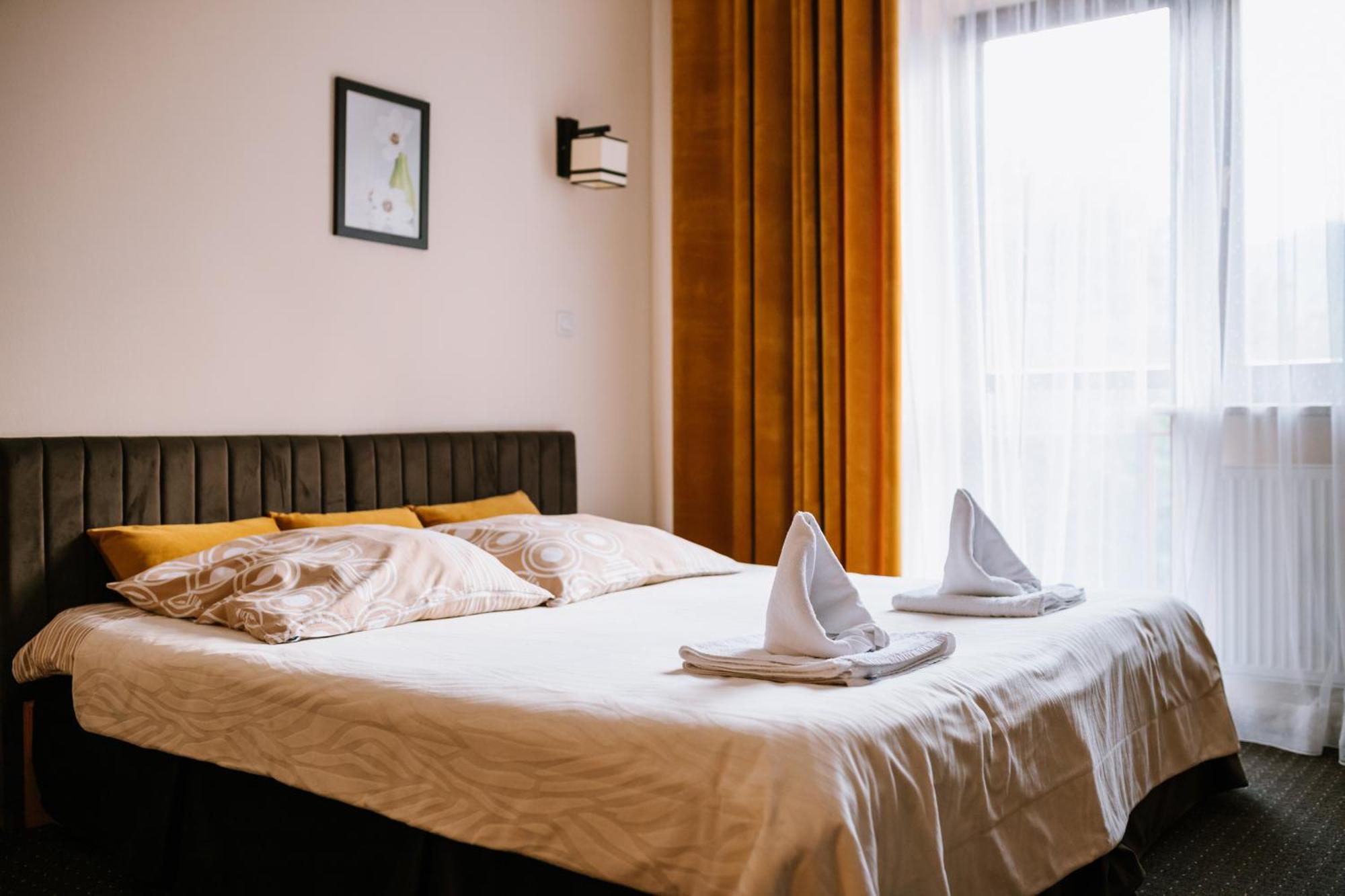 Osrodek Szkoleniowo Wypoczynkowy Roznow Hotel Kültér fotó
