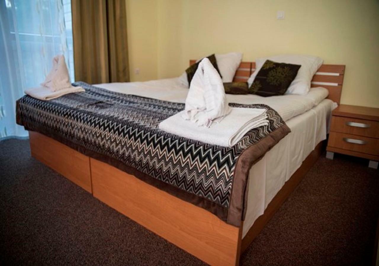 Osrodek Szkoleniowo Wypoczynkowy Roznow Hotel Kültér fotó
